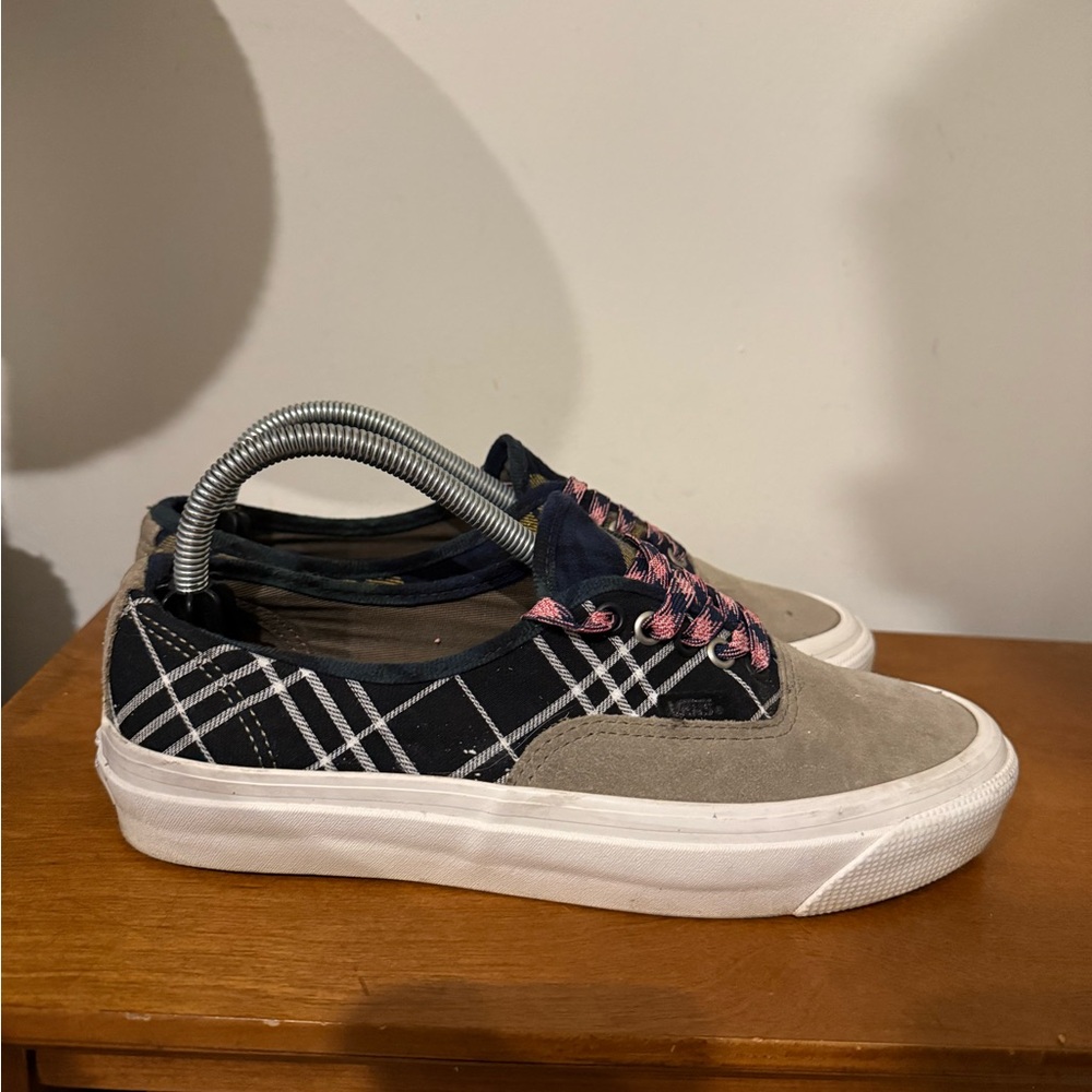 Vans Authentic Men’s 8.5 Women’s 10 Patchwork Style Mulitcolor shoes plaid suede